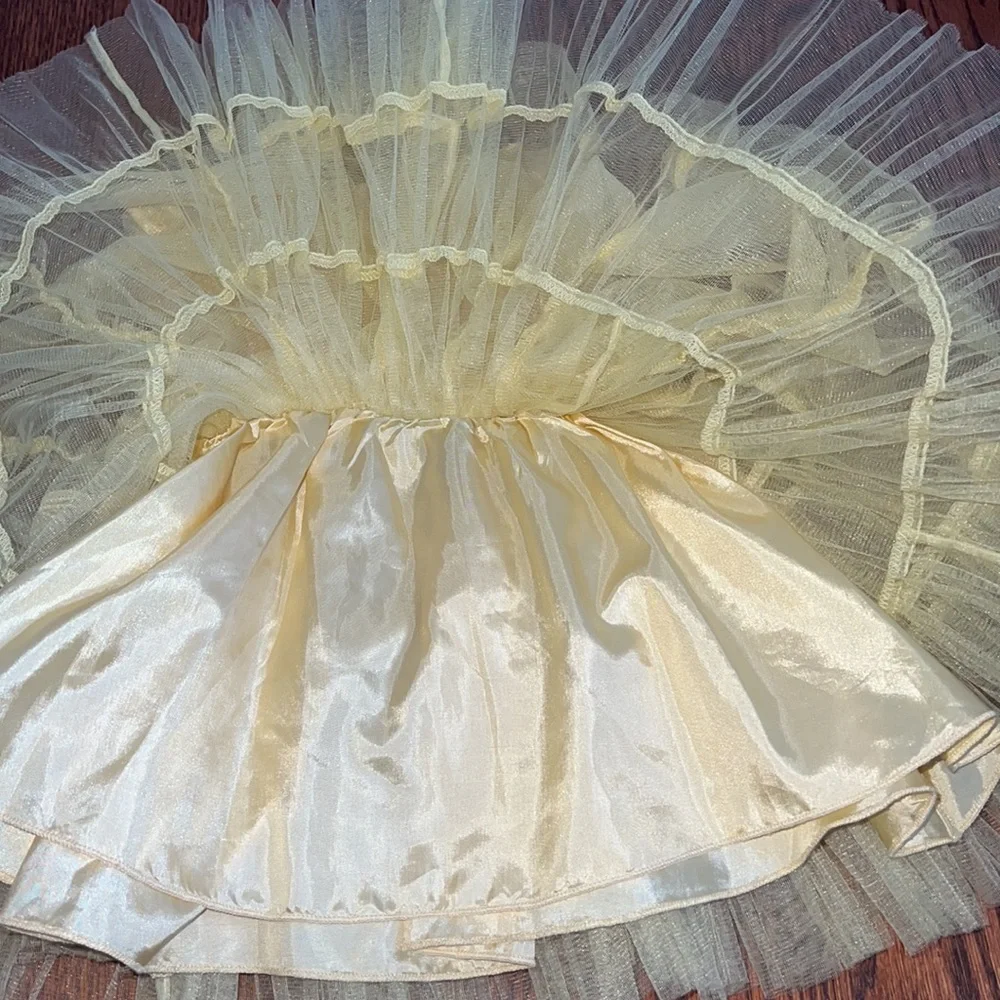 Beautiful Ooh! La, La! Couture yellow dress - size 3T - Picture 4 of 9